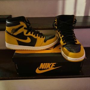 Retro Jordan 1 Deadstock Authentic Black and Yellow